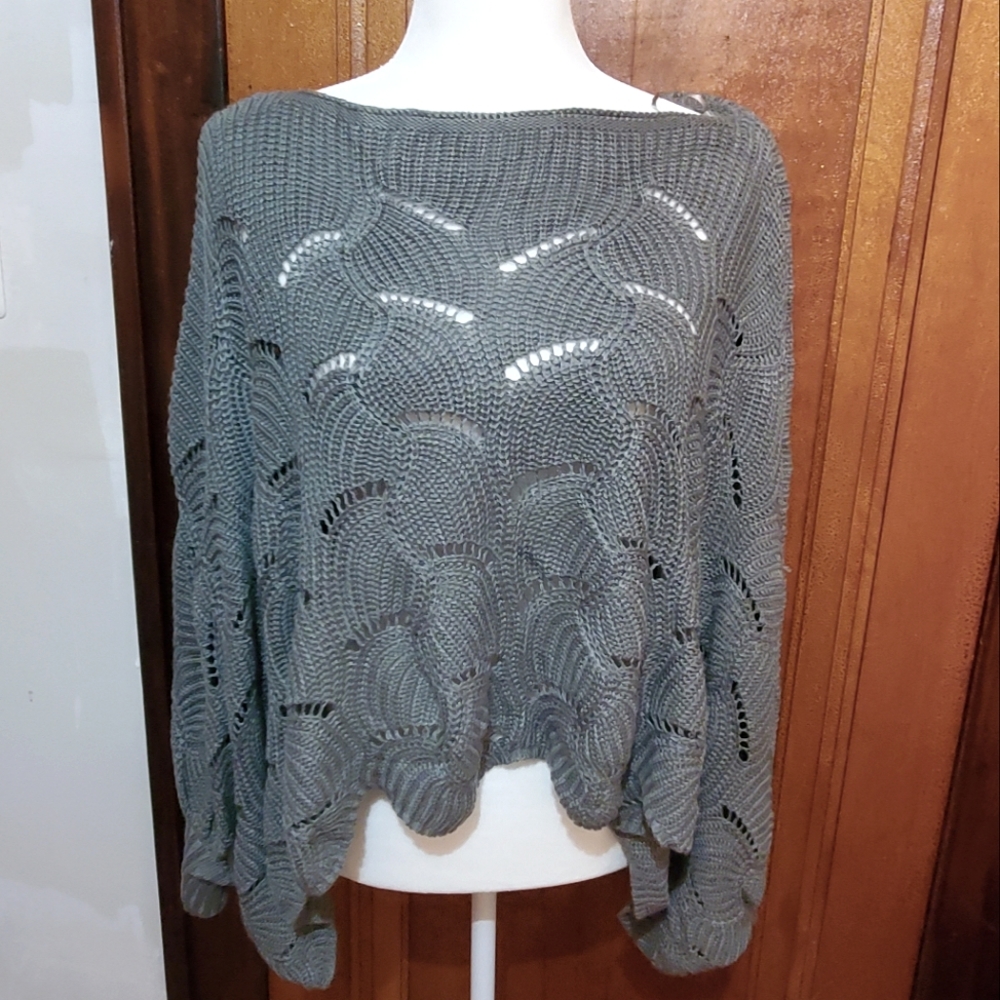 MOON & MADISON | Cropped Sweater/Poncho